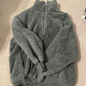 Express Fluffy Pullover